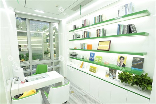 上海英博旭日口腔问询室环境