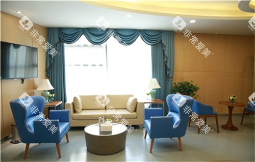 南京美奥口腔门诊部等待 南京美奥口腔门诊部等待