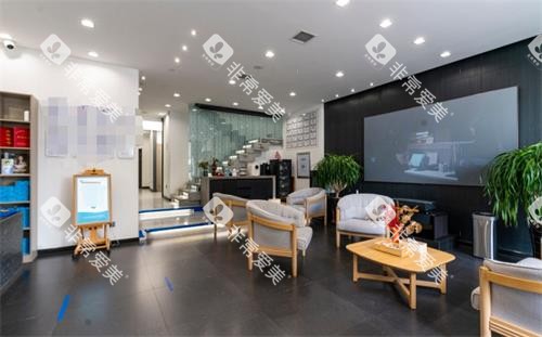 长春华植口腔接待区