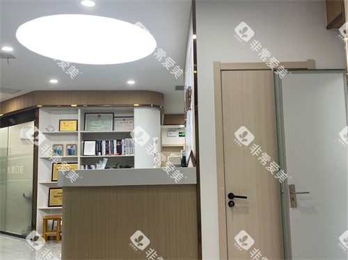 牡丹江张月鹏口腔导诊台