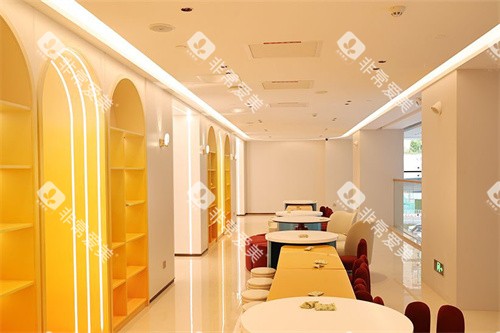 广州曙光美云口腔二楼休息区 广州曙光美云口腔二楼休息区