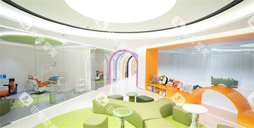 成都布莱梅口腔儿牙等待大厅