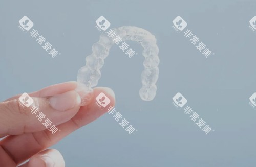 隐形牙套展示 隐形牙套展示