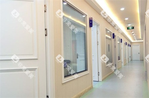 沈阳欢乐口腔医院走廊
