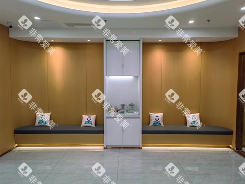 沈阳九诺口腔候诊区