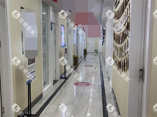 怀化雅贝康口腔门诊部走廊 怀化雅贝康口腔门诊部走廊