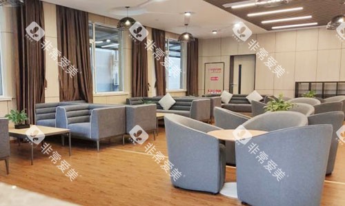 杭州牙科医院临平院区牙齿治疗等候区