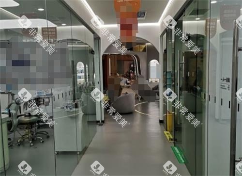 南京聚好牙小啄口腔过道