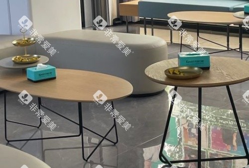 衢州可恩口腔等待区桌面示意图 衢州可恩口腔等待区桌面示意图