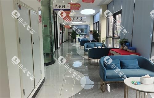兴义京贝口腔接待区