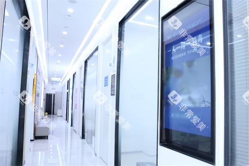 南昌拜博口腔医院红谷滩院诊区走廊环境