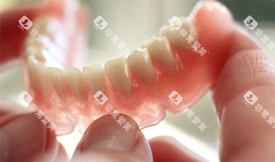 老人假牙照片 老人假牙照片