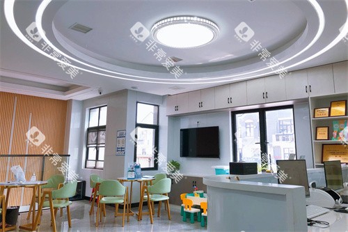 徐州亚伟口腔大厅休息区 徐州亚伟口腔大厅休息区