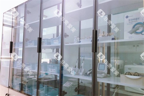 徐州亚伟口腔展示柜 徐州亚伟口腔展示柜