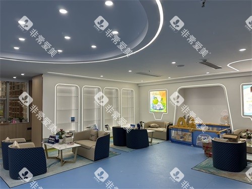 泉州美特尔口腔大厅休息区
