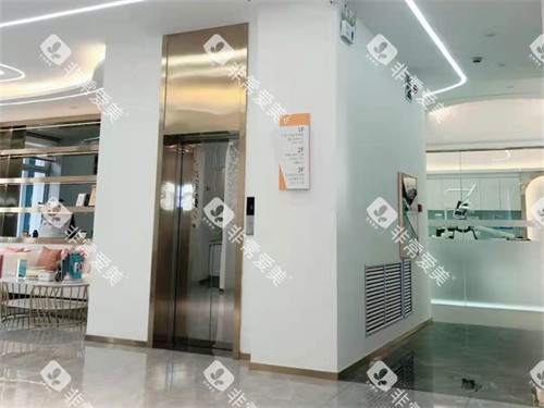 沈阳瑞思口腔电梯口环境 沈阳瑞思口腔电梯口环境