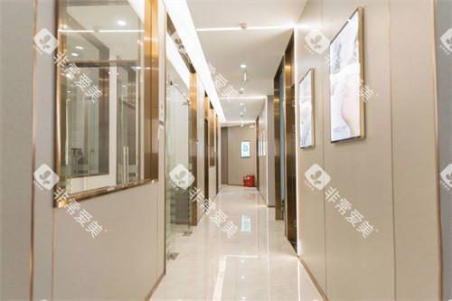 宜兴金铂利口腔走廊环境