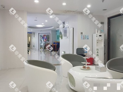 珠海九龙口腔等候区