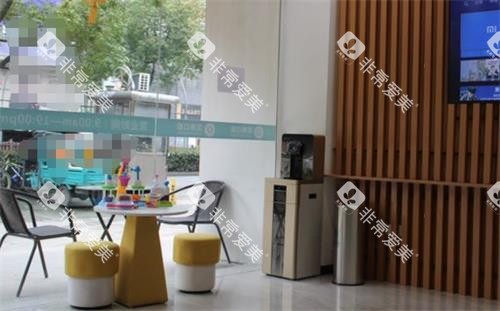 昆山艾琳口腔接待区