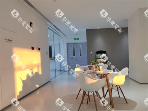 天津海德堡联合口腔等候区一角 天津海德堡联合口腔等候区一角