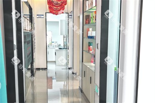 兴化三叶草口腔诊室过道