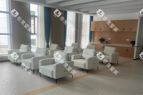 山西晋城牙博士口腔 候诊区域
