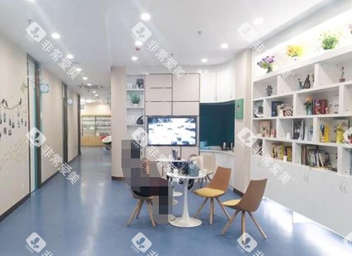 南昌维乐口腔等候区展示 南昌维乐口腔等候区展示