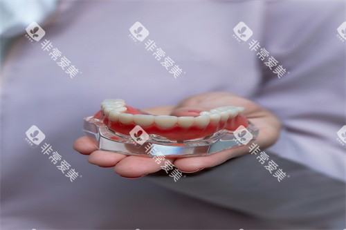 牙齿制作模型示意展示