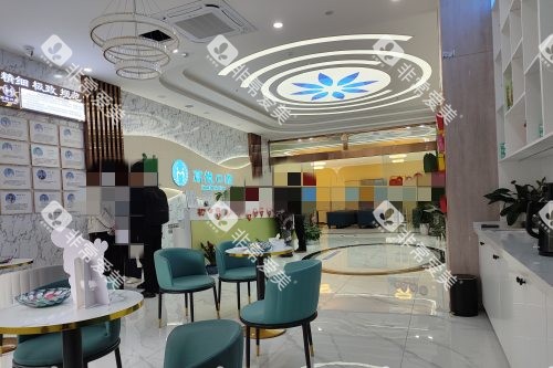 成都高德口腔大厅展示图