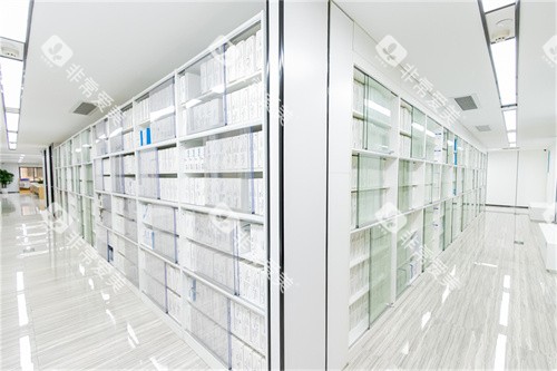 广州穗华口腔医院荔湾院区展示柜