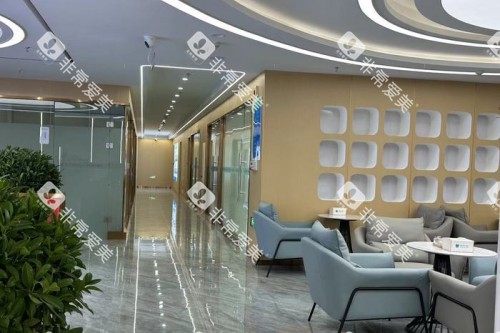 西宁非凡口腔医院大厅 西宁非凡口腔医院大厅