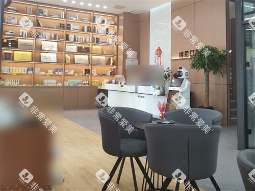 沈阳瑞思口腔铁西店休息区及前台