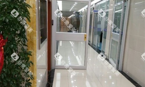 邓州市孙飞兴业口腔诊室走廊