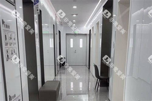 晋城百年口腔走廊环境