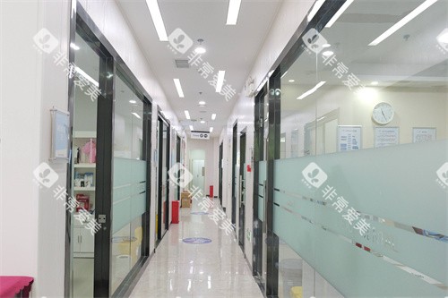 合肥蓝天贝杰口腔医院政务院区走廊环境 合肥蓝天贝杰口腔医院政务院区走廊环境