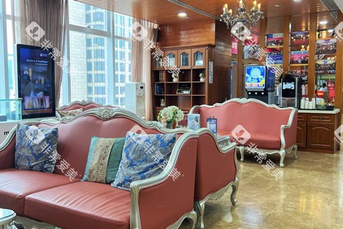 广州德伦口腔东风总院休息区图