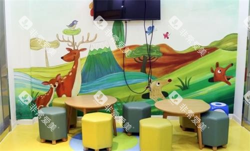 南京美奥口腔候诊区