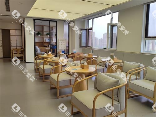 东营严选口腔中老年中心