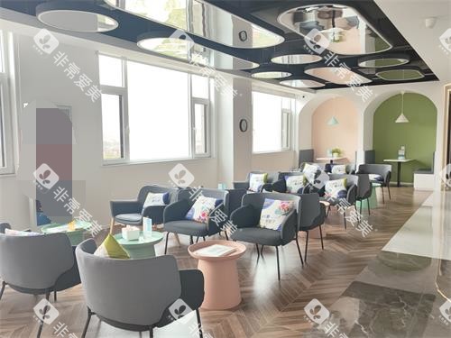 东营严选口腔大厅休息区