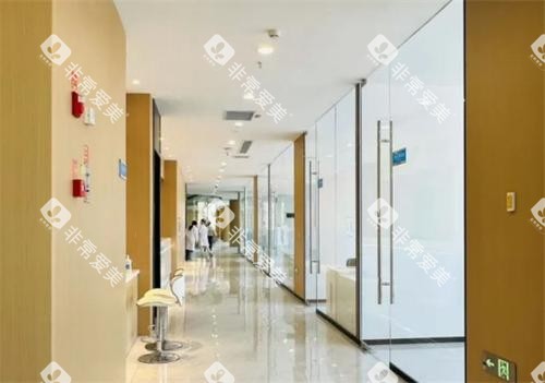 济南百年中牙口腔走廊