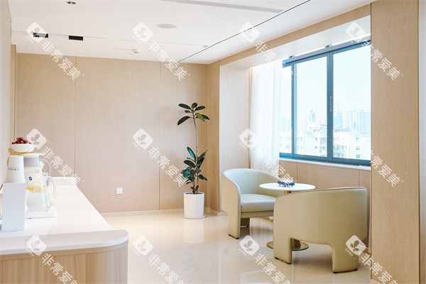 南宁柏乐口腔南湖总院等待区环境一角 南宁柏乐口腔南湖总院等待区环境一角