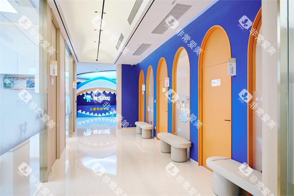 南宁柏乐口腔南湖总院走廊环境一览图 南宁柏乐口腔南湖总院走廊环境一览图