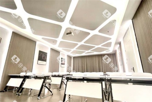 南京牙博士口腔河西店会议室