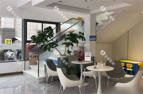 福州维乐口腔星海湾分院休息区