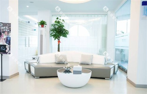 泰州艾齿嘉口腔等待区