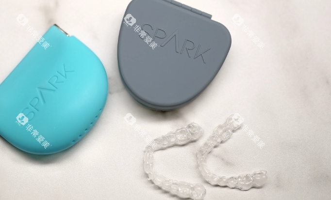 Spark正畸隐形矫正保持器和盒子