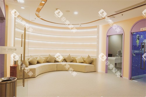 泉州柏德口腔休息候诊区环境图 泉州柏德口腔休息候诊区环境图