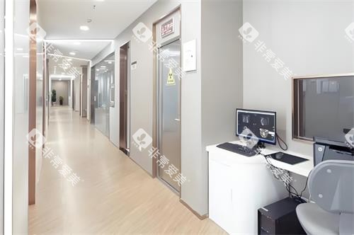 西安鼎秀齿科过道区