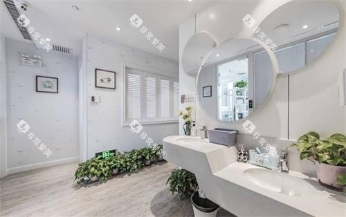 西安鼎秀齿科洗漱区