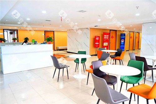 合肥中诺口腔医院诊疗区大厅 合肥中诺口腔医院诊疗区大厅